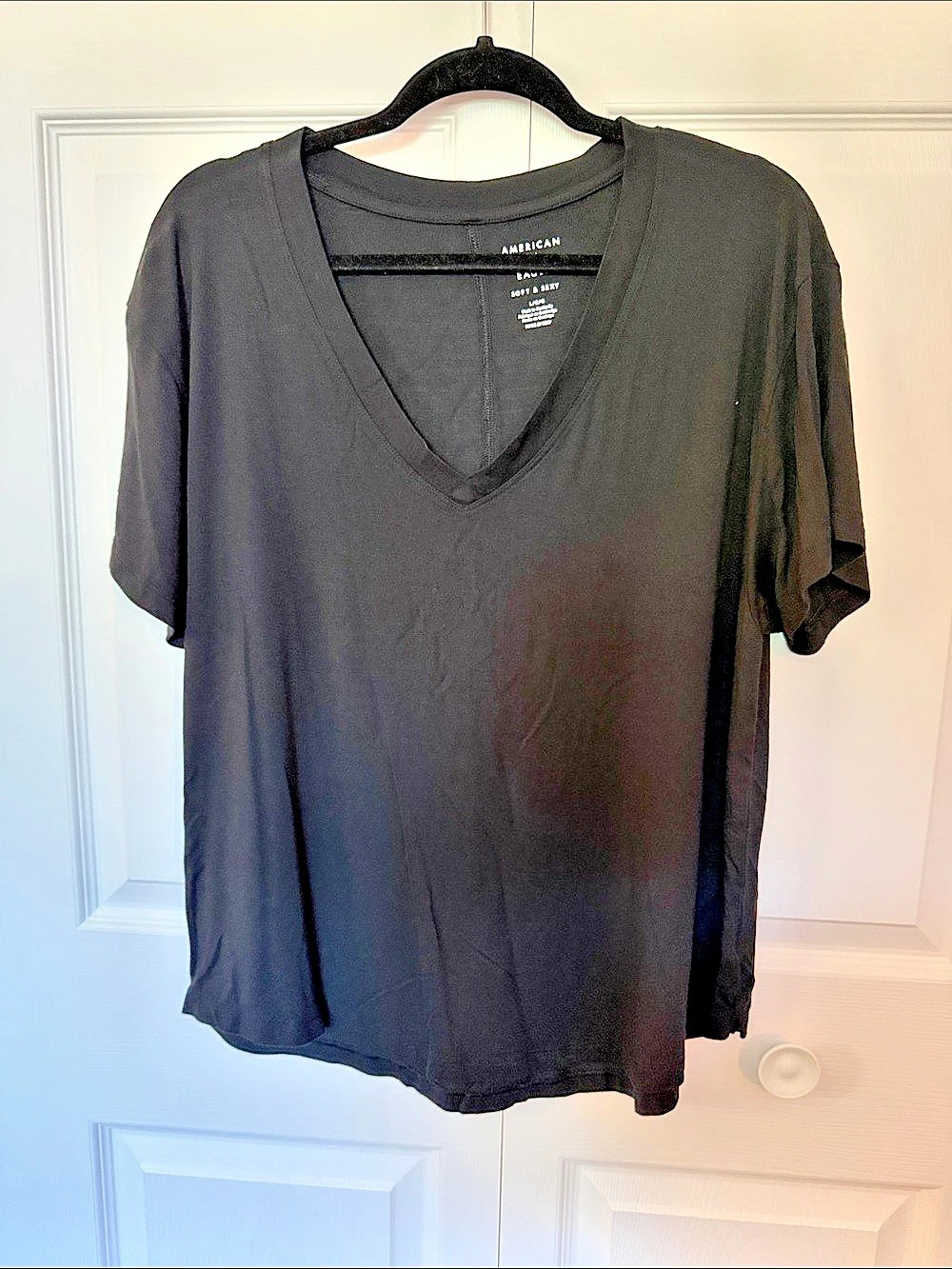 American Eagle AE Soft & Sexy V-Neck T-Shirt Black Large